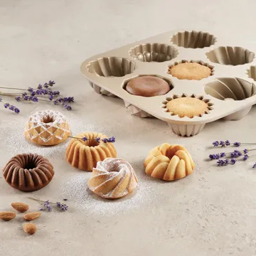Stampo Antiaderente In Acciaio Al Carbonio Per 9 Ciambelle, Teglia 26x26 Cm, Ideale Per Torte E Sushi Donuts