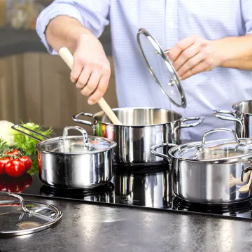 COOKWARE SET