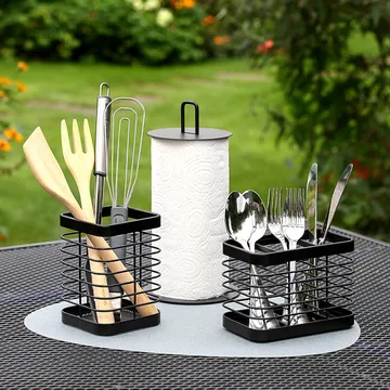 PAPER TOWEL HOLDER, WITH PRESSING DISC