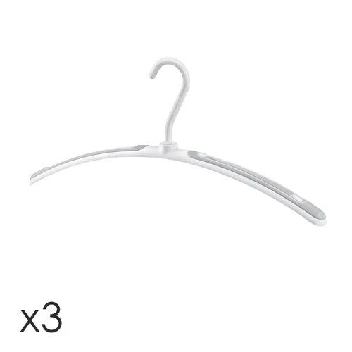 CLOTHES HANGERS