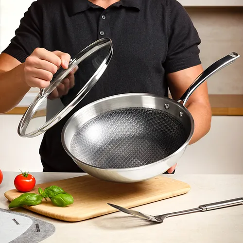WOK WITH COVER