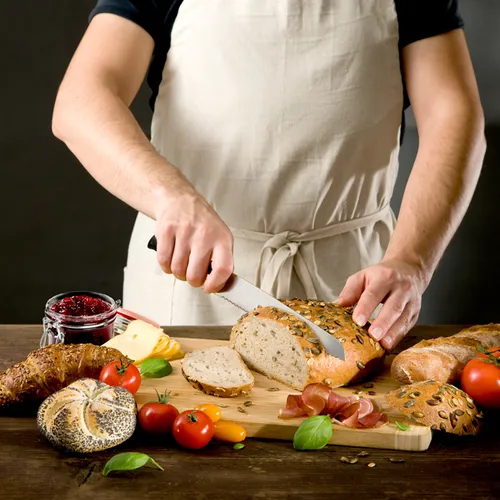 BREAD KNIFE