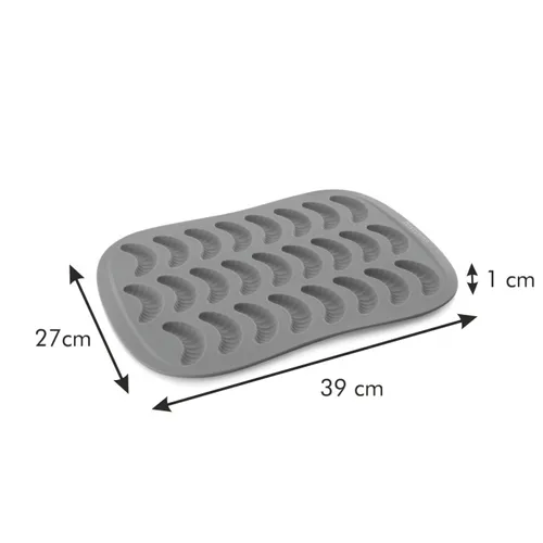 PAN FOR CRESCENT-SHAPED VANILLA ROLLS