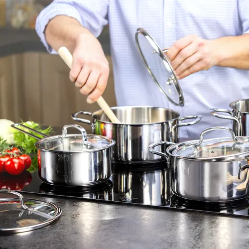 COOKWARE SET