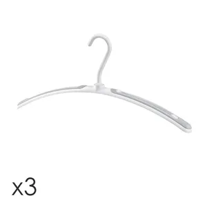 CLOTHES HANGERS